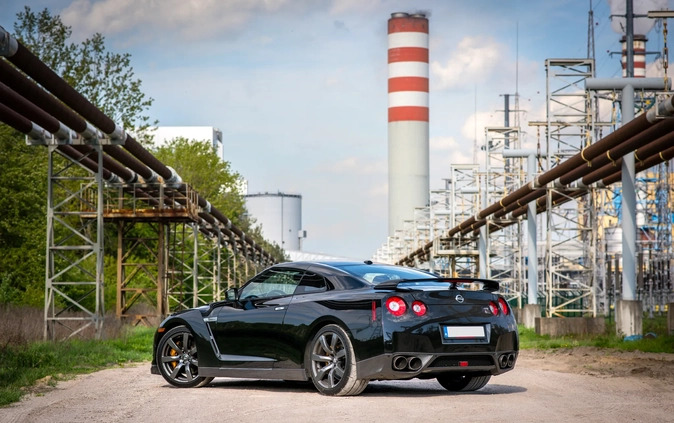 Nissan GT-R cena 330000 przebieg: 34000, rok produkcji 2008 z Kozienice małe 562